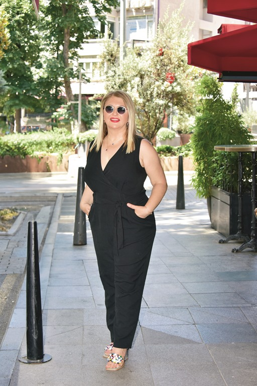 Sonay Öztan Gökhan: Ba�ar�y� Tutkuyla Birle�tirdi, Mesle�ine De�er Katarak �lham Veren Bir �sim Haline Geldi
